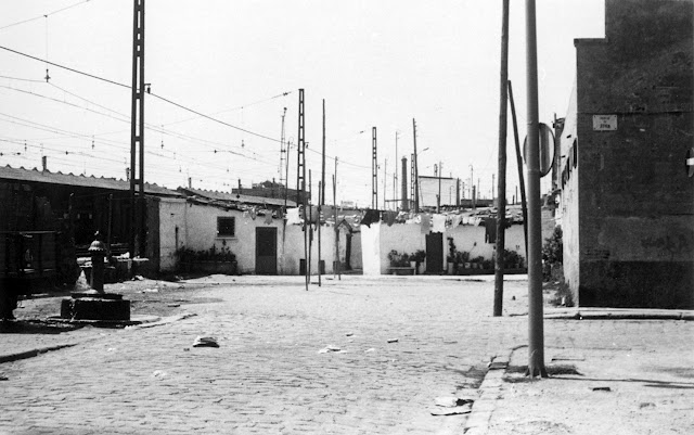 Barraques rere el cementiri-passatge Aymà-1960.jpg